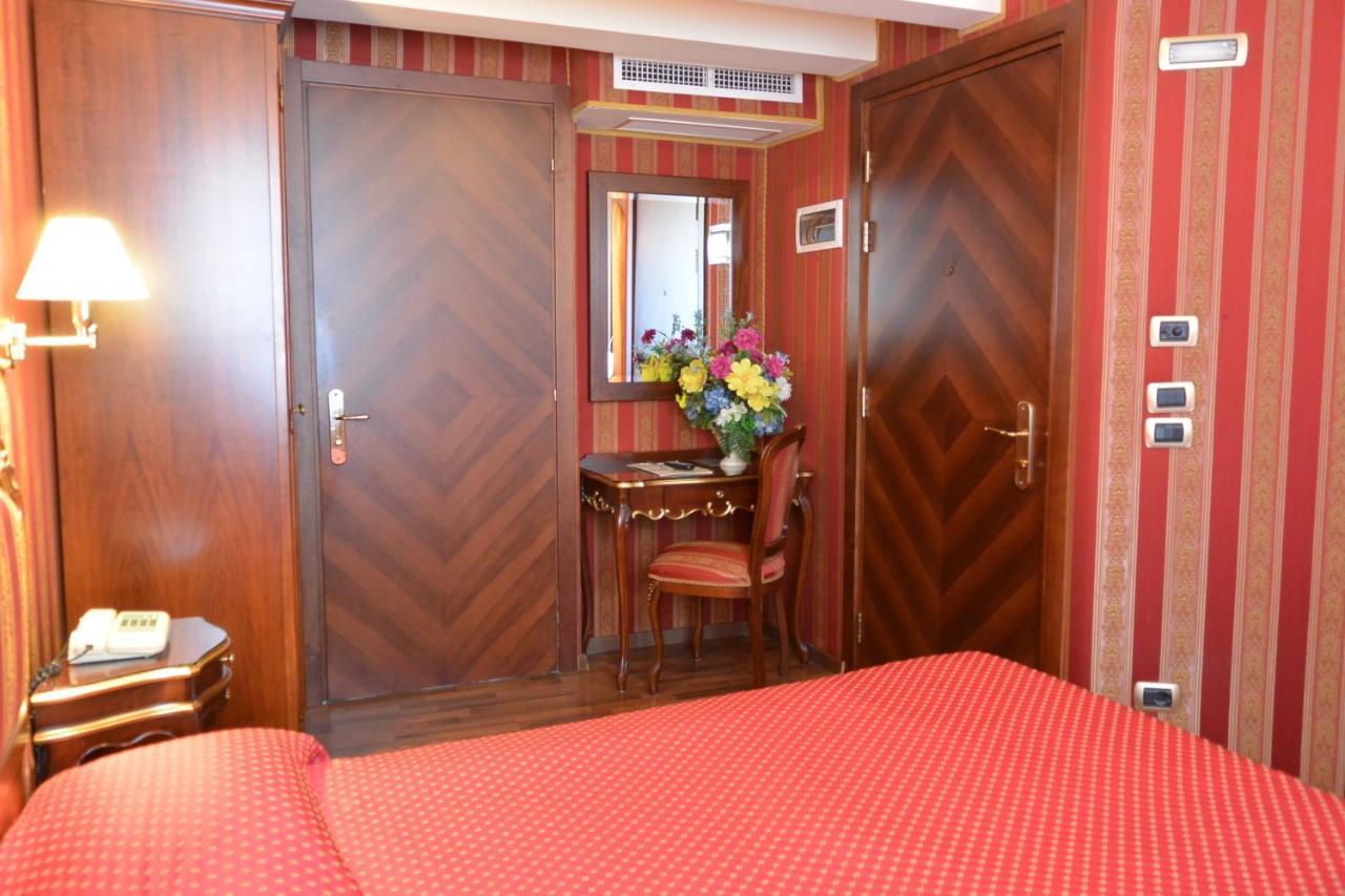 Hotel Citta Di Milano Венеция Экстерьер фото