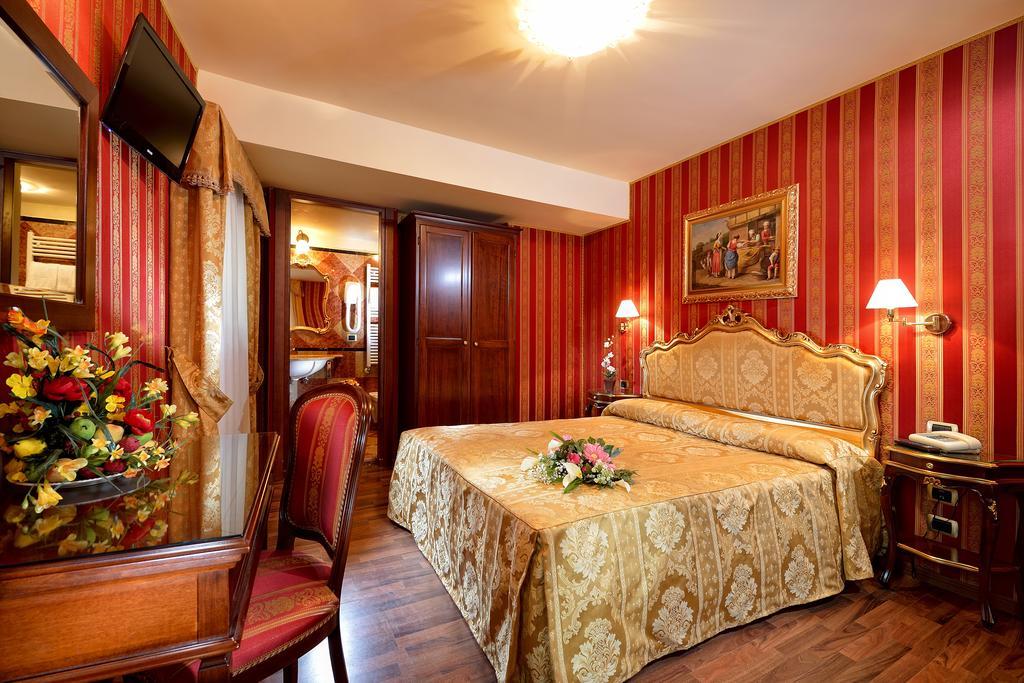 Hotel Citta Di Milano Венеция Экстерьер фото