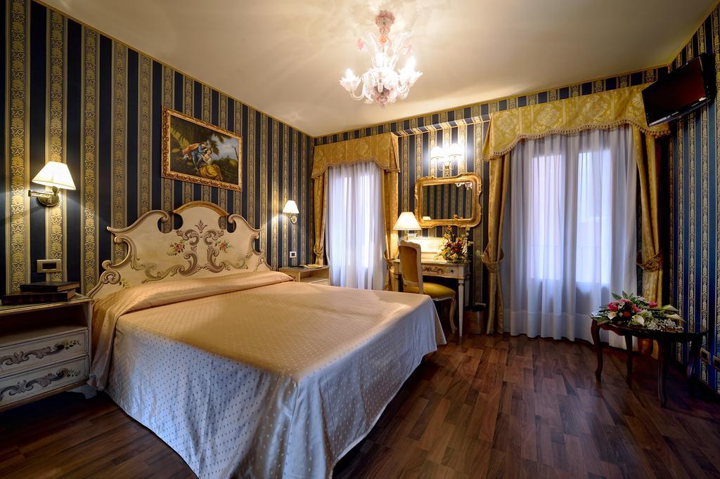 Hotel Citta Di Milano Венеция Экстерьер фото