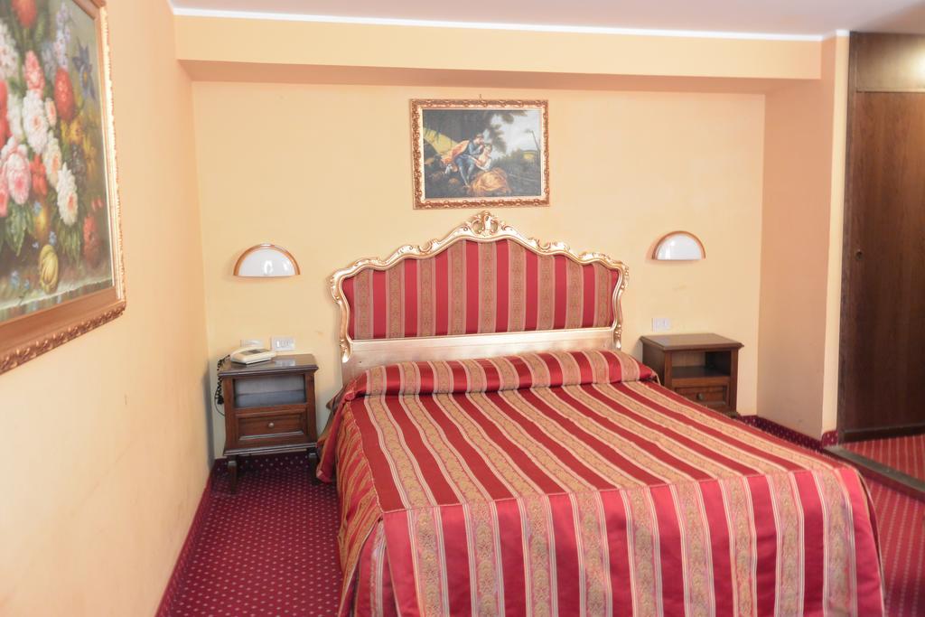 Hotel Citta Di Milano Венеция Экстерьер фото