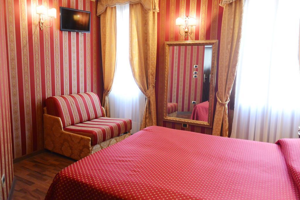 Hotel Citta Di Milano Венеция Экстерьер фото