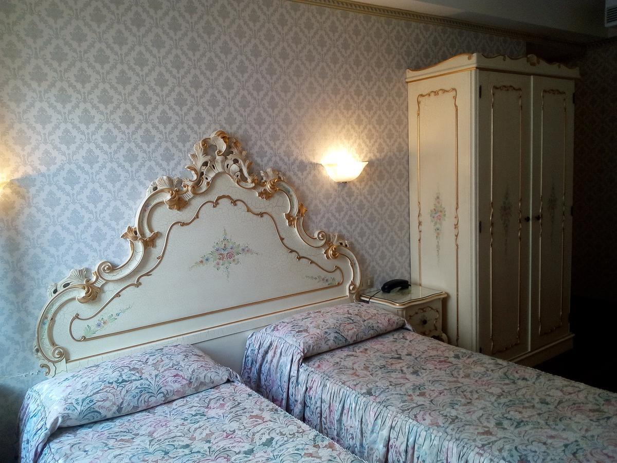 Hotel Citta Di Milano Венеция Экстерьер фото
