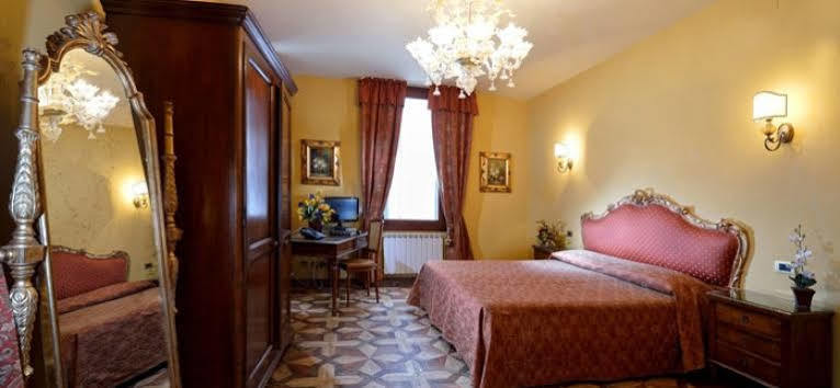 Hotel Citta Di Milano Венеция Экстерьер фото